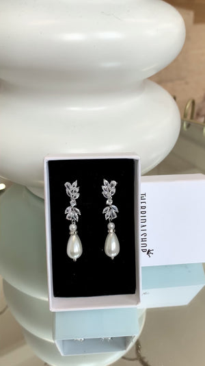 EVE CRYSTAL AND PEARL DROP EARRINGS