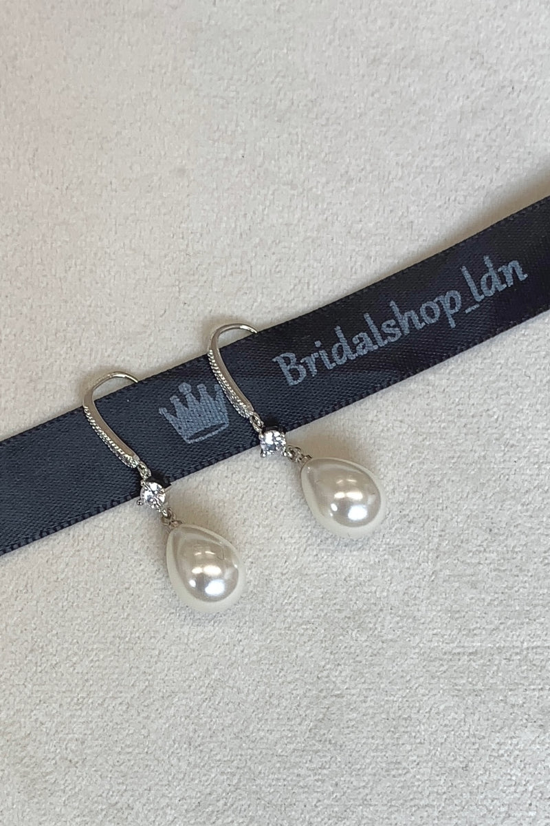 AVE CRYSTAL PEARL DROP EARRINGS