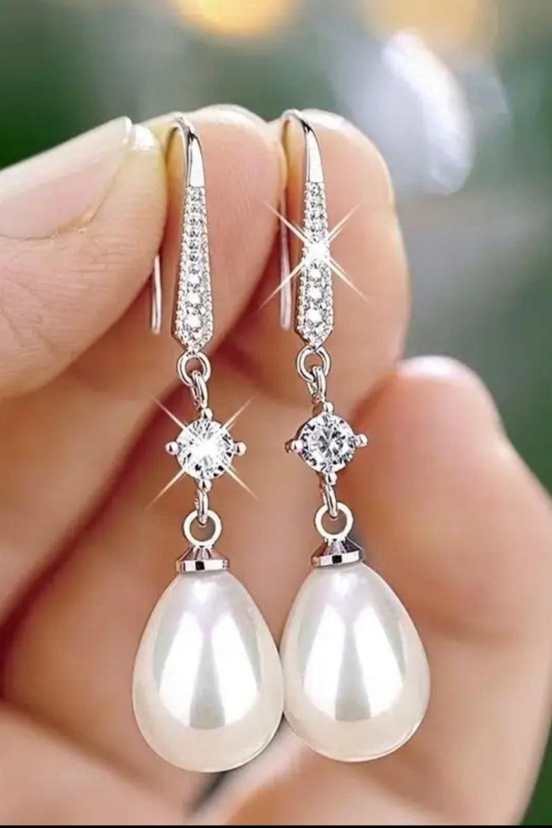 AVE CRYSTAL PEARL DROP EARRINGS