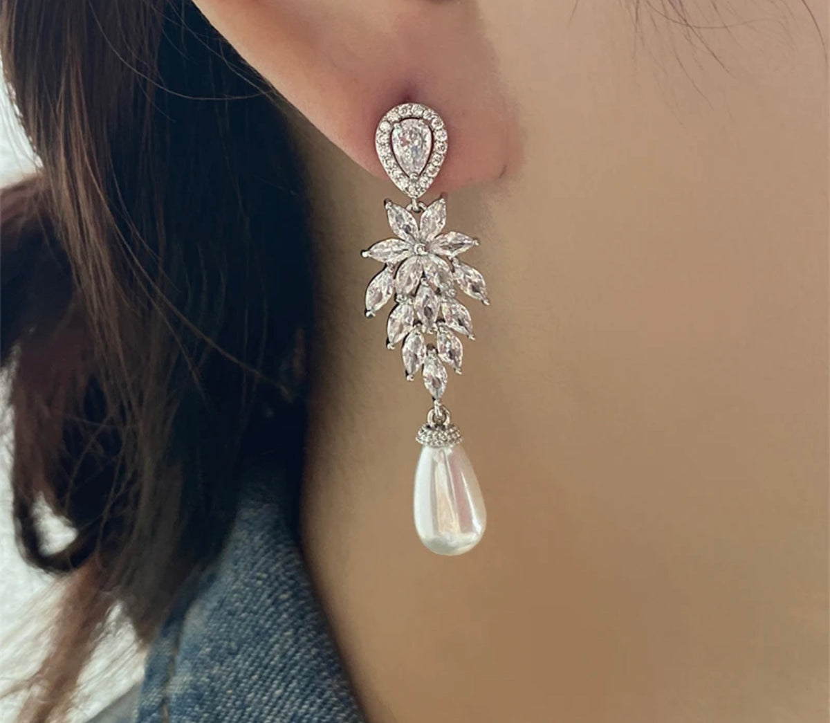 MIA CRYSTAL LEAF PEARL DROP EARRINGS