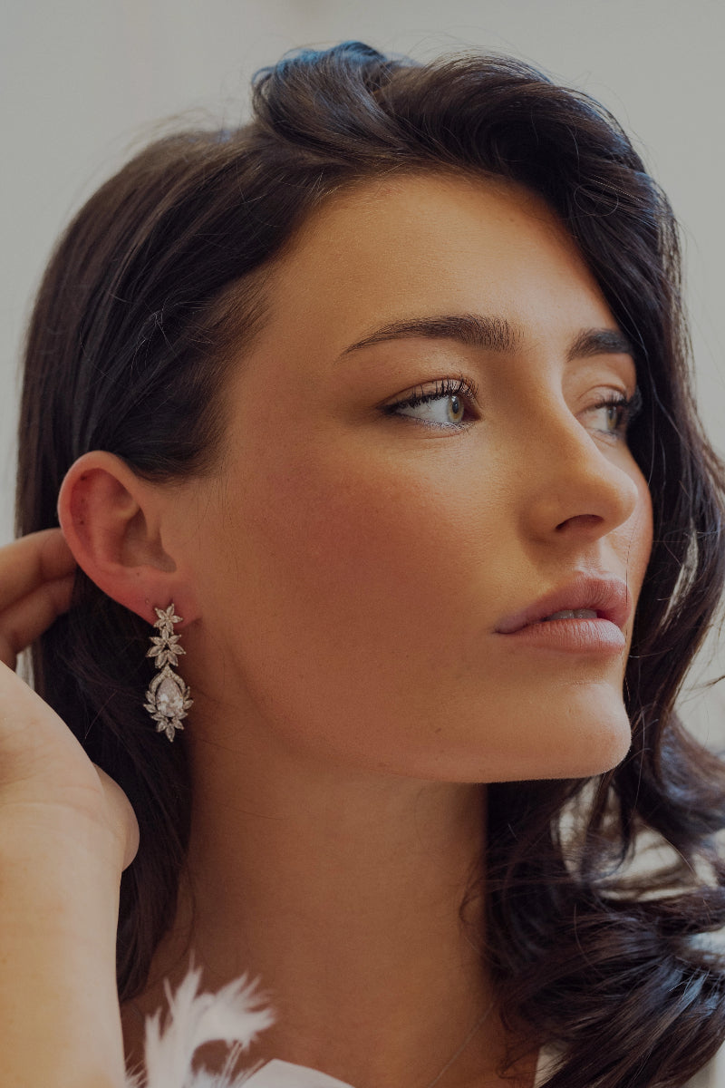 SCARLETT CHANDELIER DROP EARRINGS