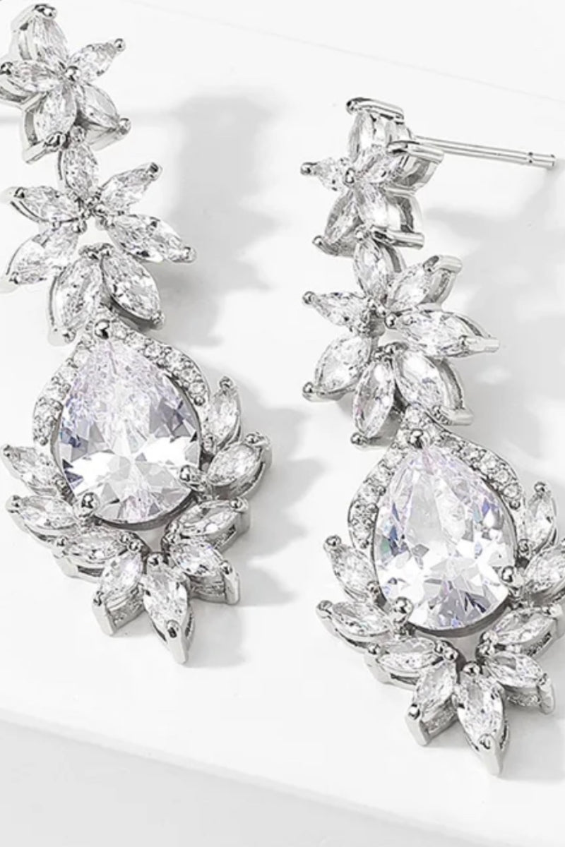 SCARLETT CHANDELIER DROP EARRINGS